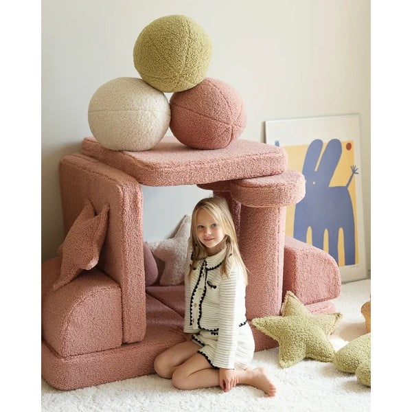 Różowa poduszka na sofę dziecięcą z materiału bouclé Ball – Wigiwama-image-3