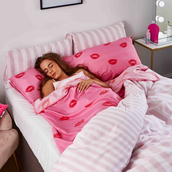 Różowe prześcieradło 131x215 cm Pouting Lips – Sassy B