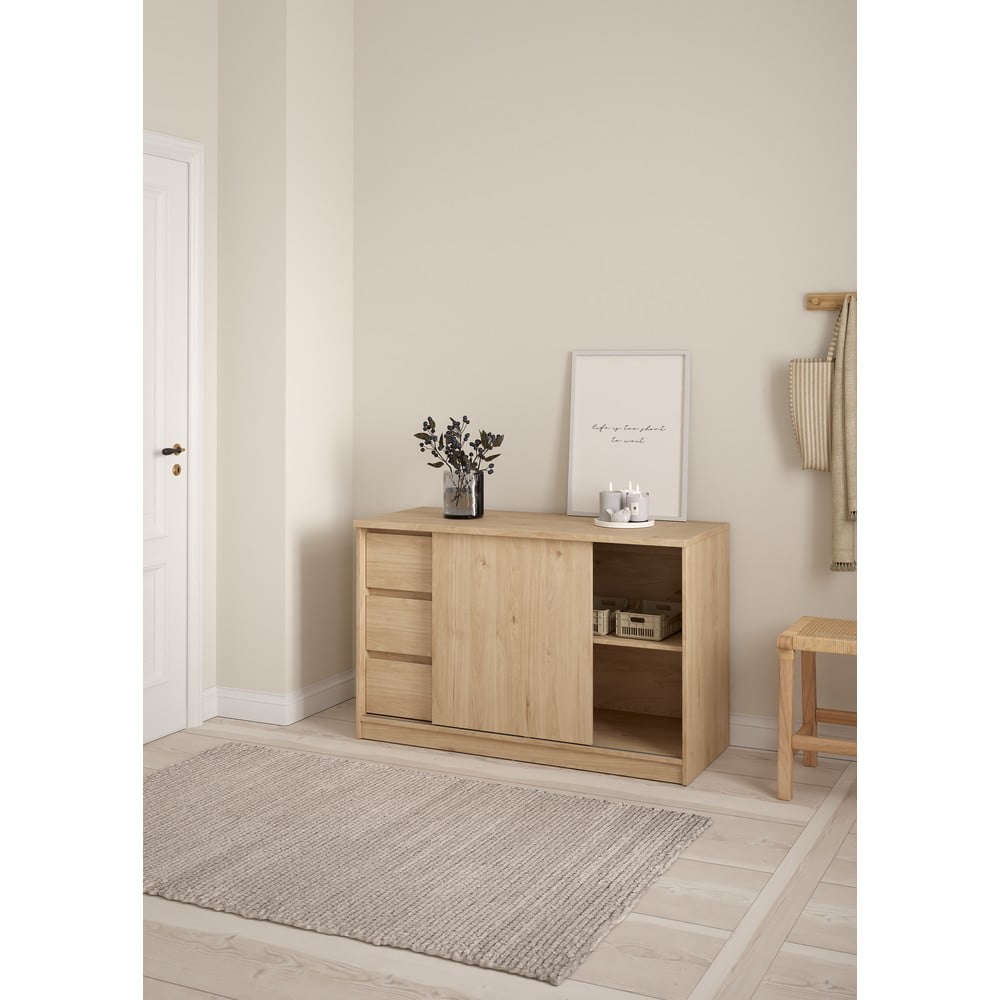 Komoda w dekorze dębu z drzwiami przesuwnymi w naturalnym kolorze 119x76x50 cm Naia – Tvilum (zdjęcie 5)
