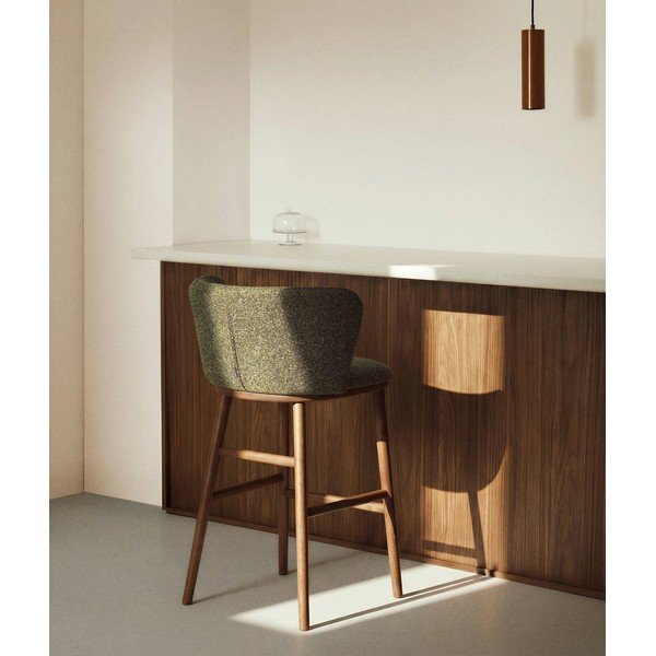 Ciemnozielony tapicerowany hoker (wysokość siedziska 65 cm) Ciselia – Kave Home-image-1