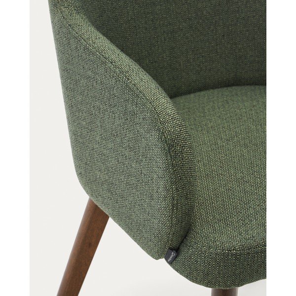 Ciemnozielony tapicerowany fotel jadalniany z podłokietnikami Nelida – Kave Home-image-3