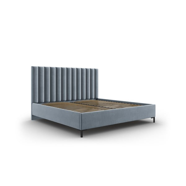 Jasnoniebieskie tapicerowane łóżko dwuosobowe ze schowkiem i stelażem 140x200 cm Casey – Mazzini Beds