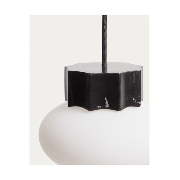 Biała/czarna metalowa lampa wisząca ze szklanym kloszem ø 15 cm Idela – Kave Home-image-3
