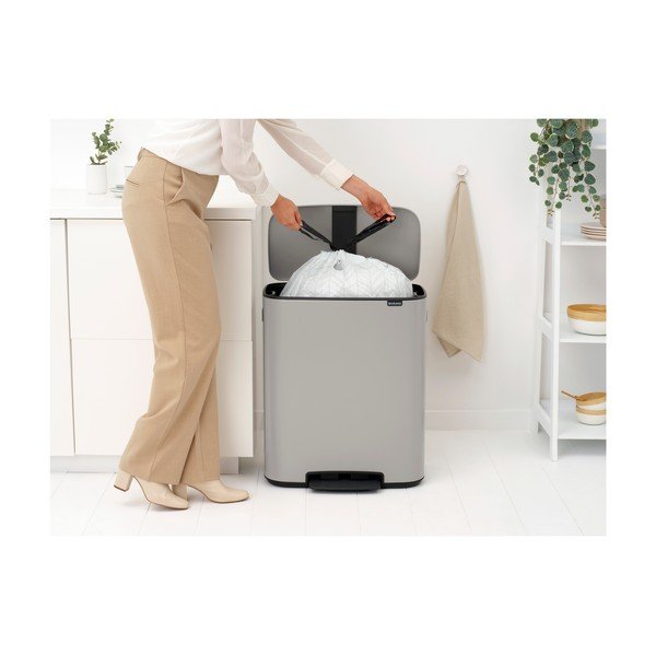 Jasnoszary stalowy kosz na śmieci z pedałem 60 l Bo – Brabantia-image-3