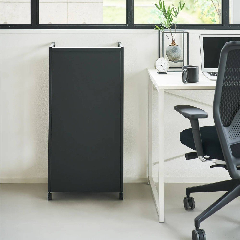 Czarny metalowy regał na kółkach 42x84,5x32 cm Tower – YAMAZAKI (zdjęcie 3)
