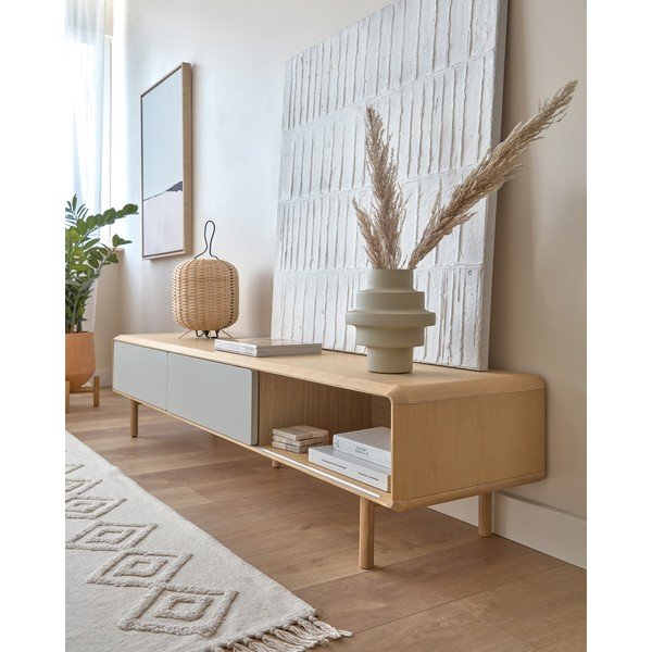 Szaro-naturalna szafka pod TV w dekorze jesionu 180x41x42 cm Anielle – Kave Home-image-4