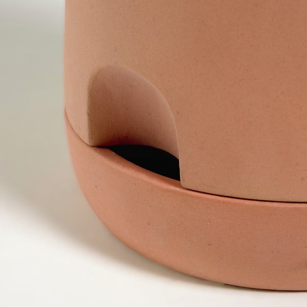 Terakotowa doniczka z systemem nawadniania i podstawką Kave Home Lelis, wys. 50 cm-image-1