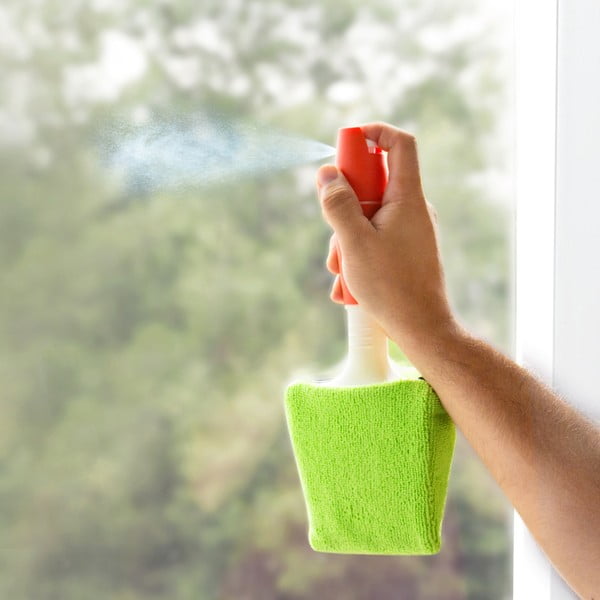 Przyrząd do czyszczenia okien z dozownikiem InnovaGoods