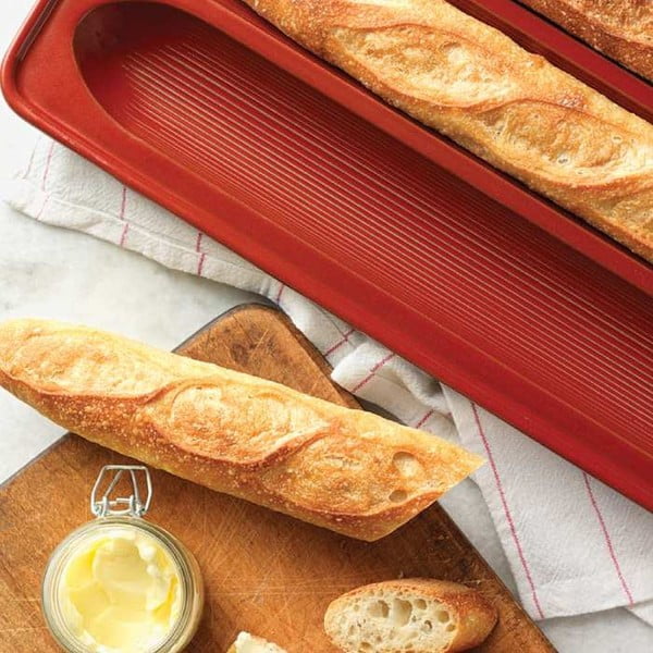 Czerwona forma do pieczenia bagietek Emile Henry-image-1