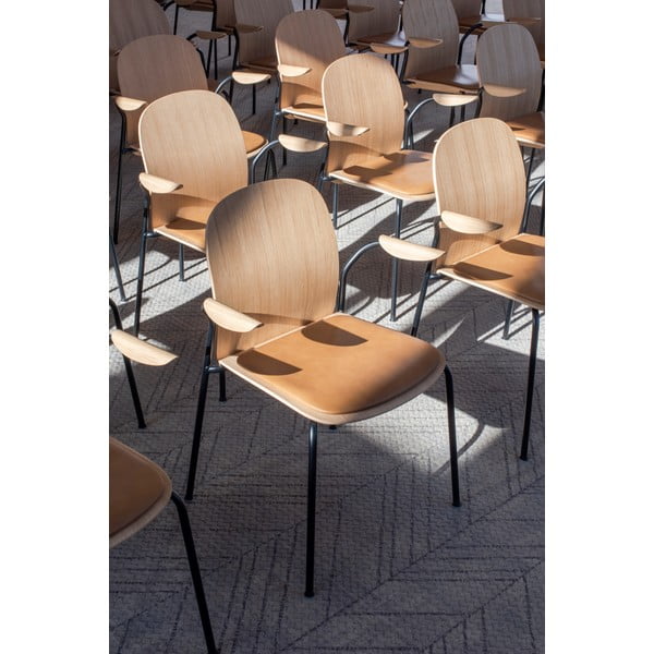 Koniakowe/w naturalnym kolorze krzesła zestaw z podłokietnikami/sztaplowane 2 szt. w dekorze dębu Book – Gazzda-image-4