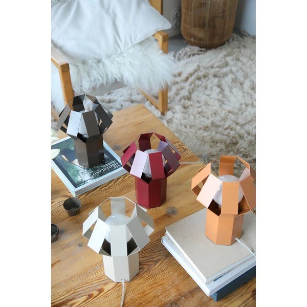 Czerwona metalowa lampa stołowa z metalowym kloszem (wysokość 27 cm) Octa – Markslöjd-image-4