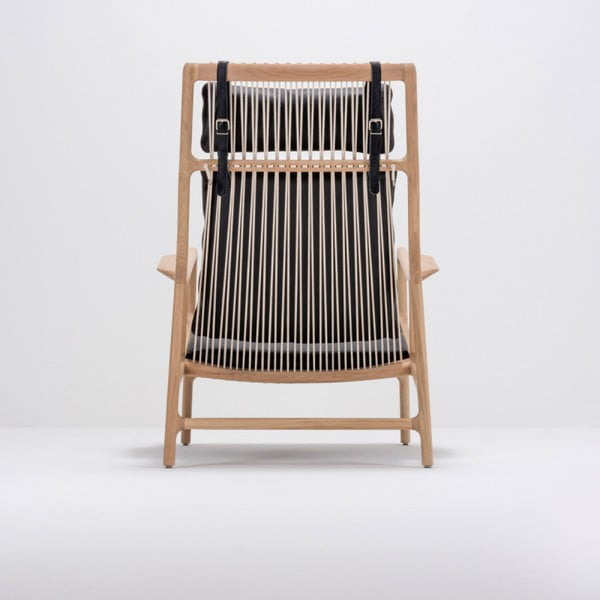 Fotel z konstrukcją z litego drewna dębowego i czarnym skórzanym siedziskiem Gazzda Dedo-image-3