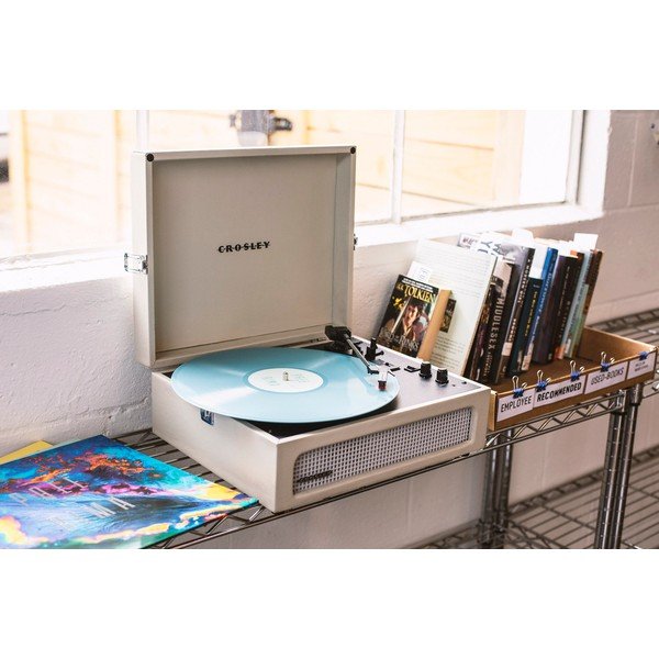Beżowy gramofon Crosley Voyager Dune-image-1