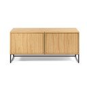 Szafka pod TV w dekorze dębu w naturalnym kolorze 112x51x42 cm Taiana – Kave Home