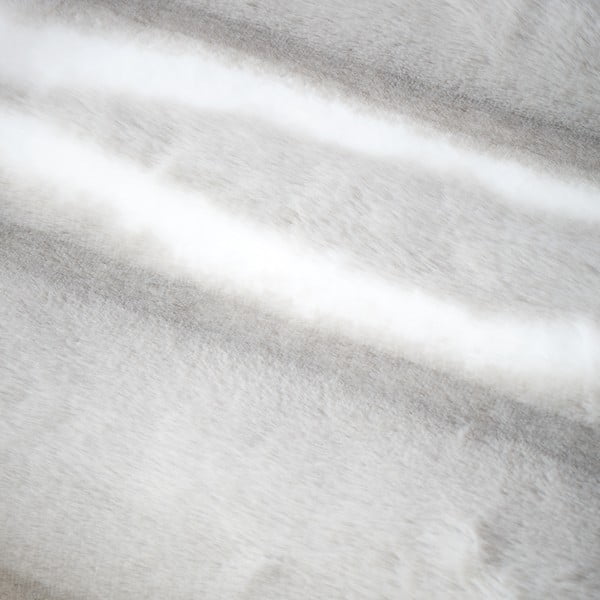 Jasnoszary koc ze sztucznego futra 130x170 cm Flint – Catherine Lansfield-image-3
