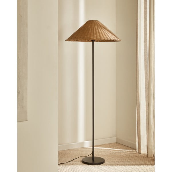 Czarno-naturalna lampa stojąca z rattanowym kloszem (wys. 154 cm) Urania – Kave Home-image-1