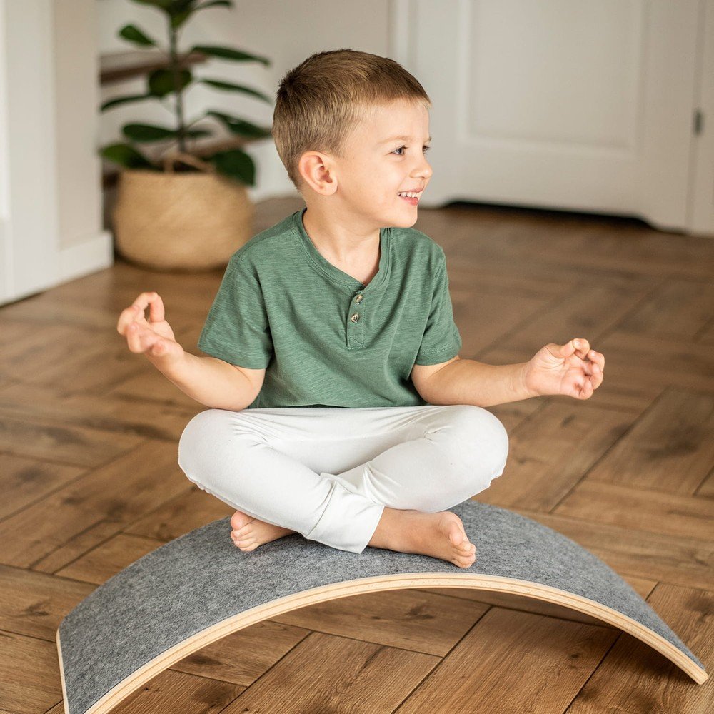 Niebiesko-naturalna deska do balansowania z litego drewna sosnowego 80x30x18 cm Montessori – Meowbaby (zdjęcie 11)