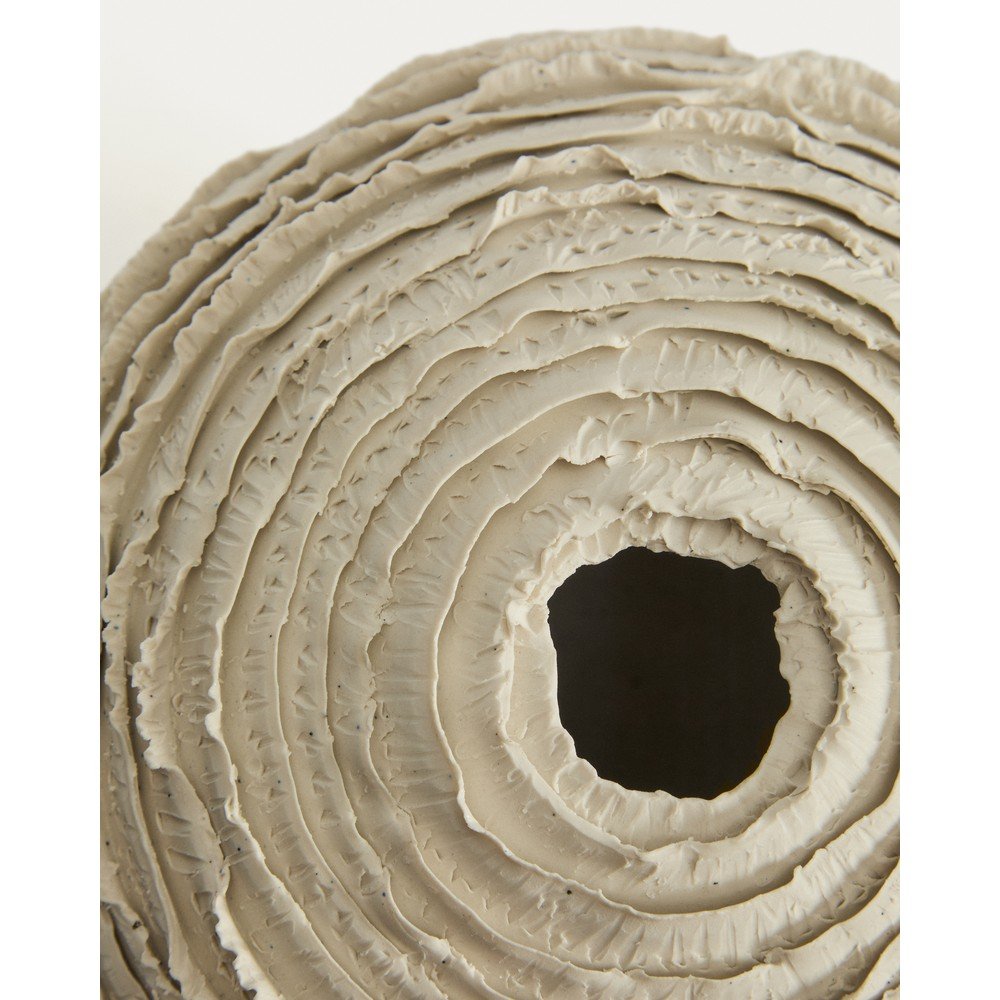 Kremowy ceramiczny ręcznie wykonany wazon (wysokość 21 cm) Evania – Kave Home (zdjęcie 6)