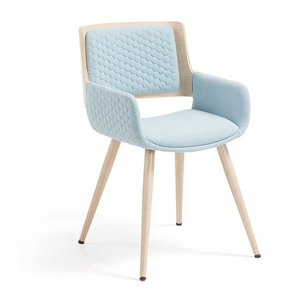 Jasnoniebieskie krzesło z drewnianymi nogami i podłokietnikami La Forma Andre
