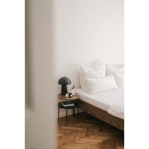 Czarno-naturalna kolorze szafka nocna z blatem w dekorze orzecha Tu – noo.ma-image-2