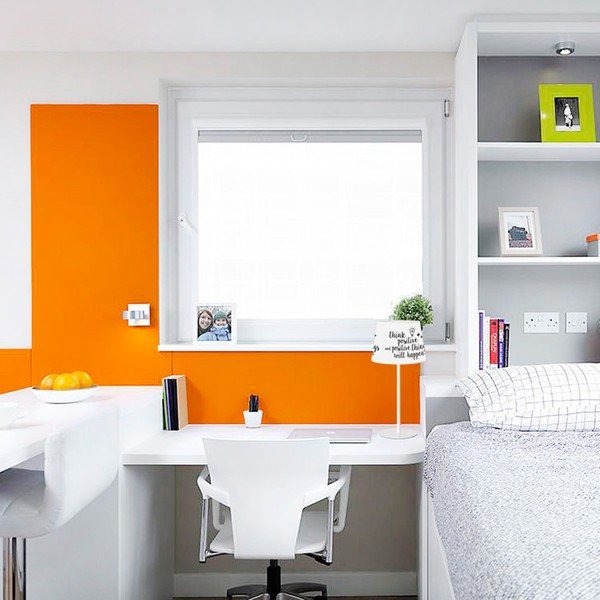 Czarno-biała lampa stołowa SULION Positive-image-1