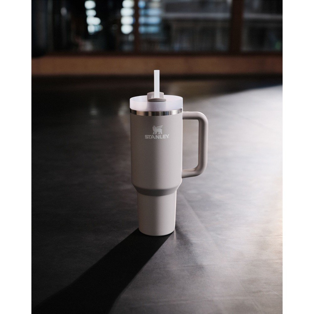 Jasnoszary termos ze stali nierdzewnej ze słomką 890 ml Quencher H2.O FlowState™ Tumbler Ash – Stanley (zdjęcie 2)