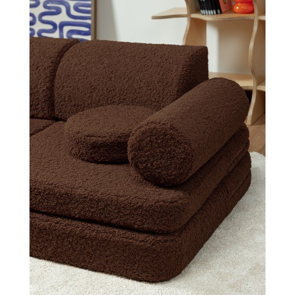 Ciemnobrązowa poduszka na sofę dziecięcą z materiału bouclé Warm Hazel – Wigiwama-image-4