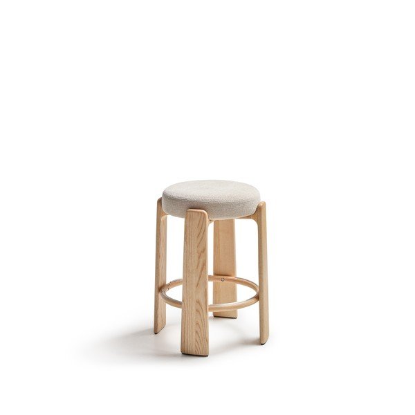 Beżowo-naturalny kolorze hoker z litego drewna jesionowego (wysokość siedziska 65 cm) Granite – Kave Home