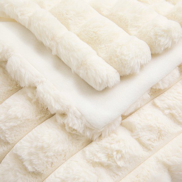 Kremowy koc z mikropluszu/ze sztucznego futra 180x220 cm Igloo – douceur d'intérieur-image-3