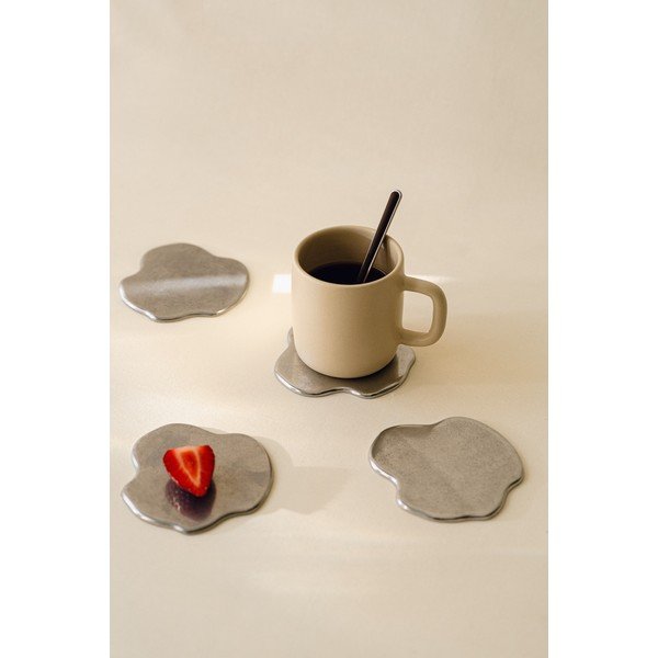 Metalowe podkładki w kolorze srebra zestaw 4 szt. Plama – noo.ma-image-2