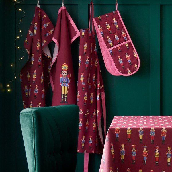 Bawełniany fartuch ze świątecznym motywem Christmas Nutcracker – Catherine Lansfield-image-2