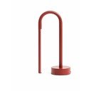 Czerwona metalowa lampa stołowa LED (wysokość 30 cm) Bow – Kave Home