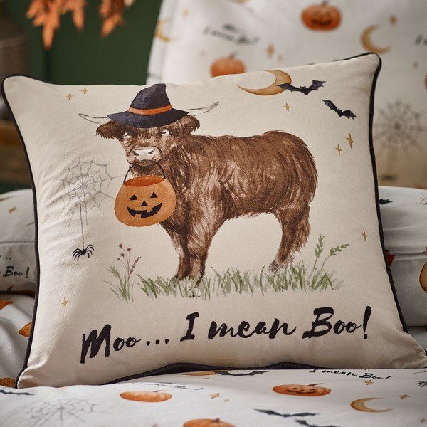 Poduszka dekoracyjna z motywem Halloween 45x45 cm Halloween Highland Cow – Catherine Lansfield-image-1