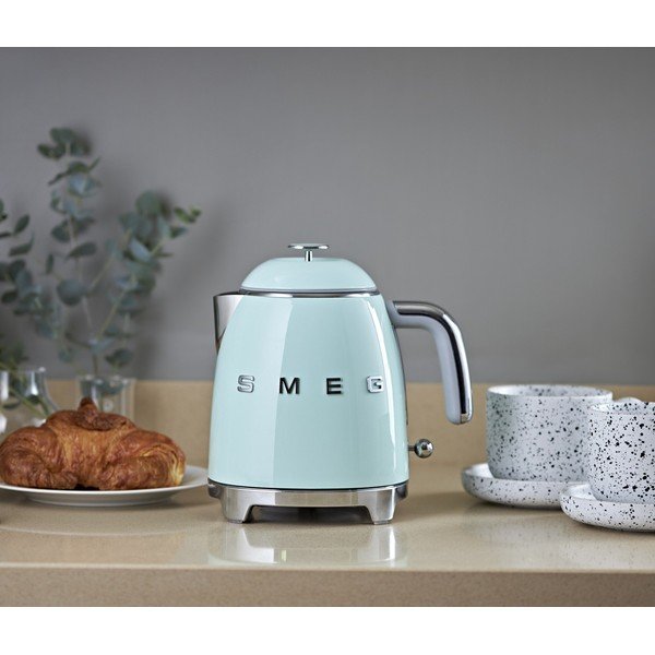 Jasnozielony czajnik elektryczny ze stali nierdzewnej 800 ml Retro Style – SMEG-image-3