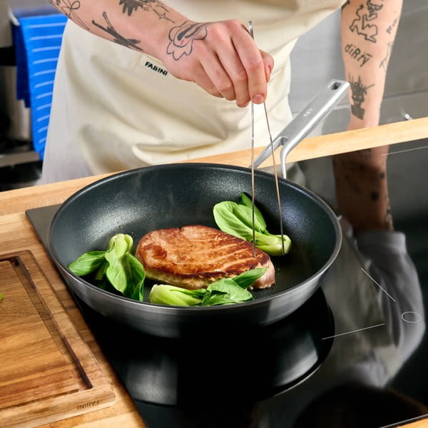 Patelnia ze stali nierdzewnej z powłoką nieprzywierającą ø 30 cm Lucca 3.0 – FABINI-image-1