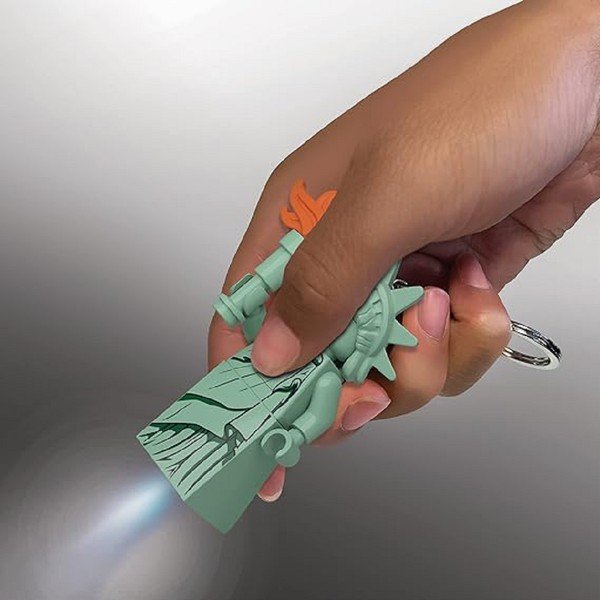 Zielony breloczek z latarką Statue of Liberty – LEGO®-image-1