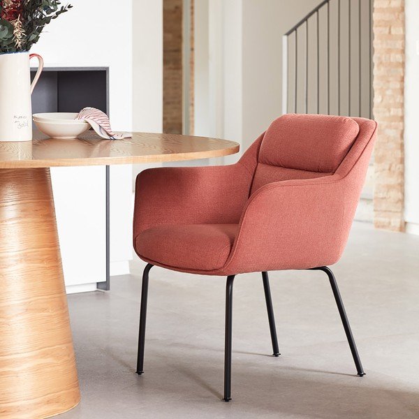 Różowy tapicerowany fotel jadalniany z podłokietnikami Sadira – Teulat-image-1