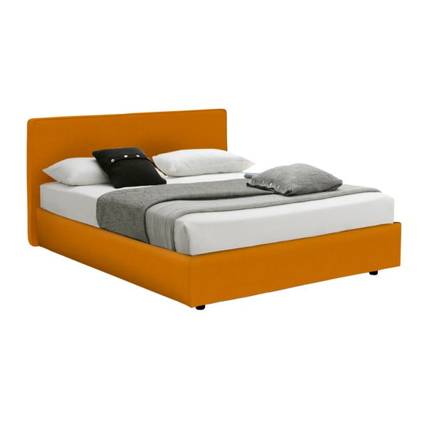 Pomarańczowe łóżko dwusobowe ze schowkiem i materacem 13Casa Ninfea, 160x200 cm