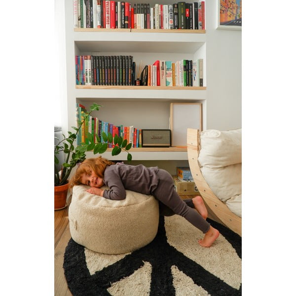 Beżowy puf dziecięcy z przędzy pętelkowej Bouclé Cream – Really Nice Things-image-2