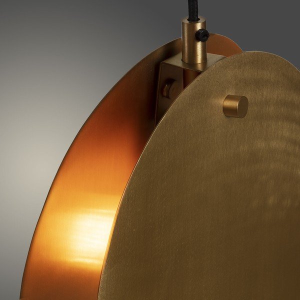 Lampa wisząca w kolorze złota z metalowym kloszem Monica – Kave Home-image-2