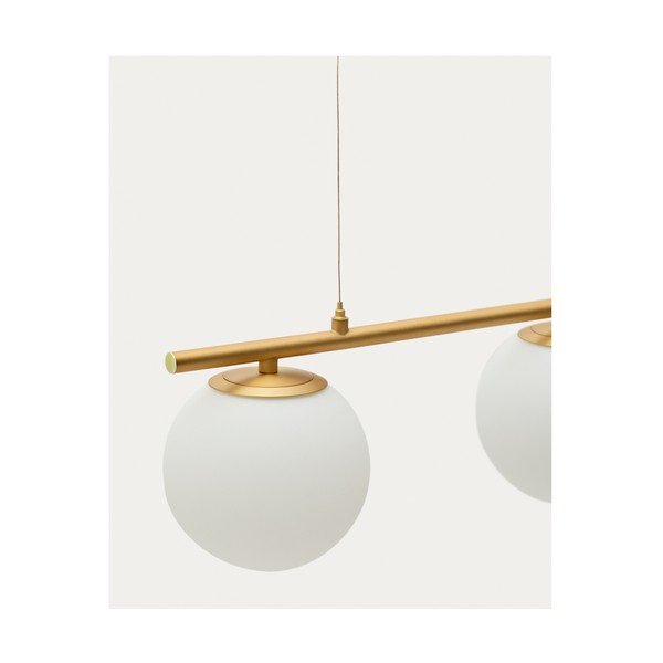 Biała/w kolorze złota metalowa lampa wisząca ze szklanym kloszem Brisia – Kave Home-image-3
