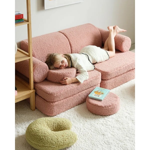 Zielona poduszka na sofę dziecięcą z materiału bouclé U – Wigiwama-image-2