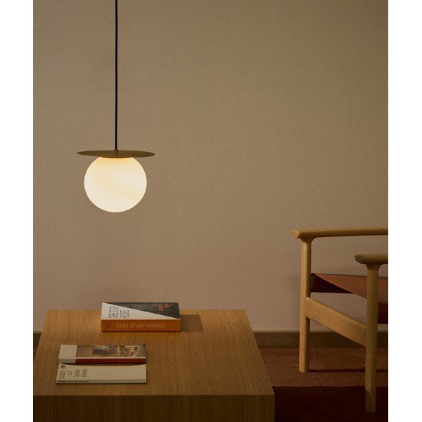 Biała/w kolorze złota metalowa lampa wisząca ze szklanym kloszem ø 25 cm Brisia – Kave Home-image-1