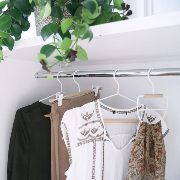 Zestaw 2 białych wieszaków na ubrania z drewnianym detalem Compactor Frosted-image-1