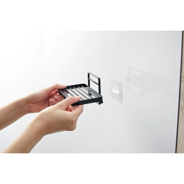 Czarna samoprzylepna metalowa mydelniczka Film Hook – YAMAZAKI-image-2