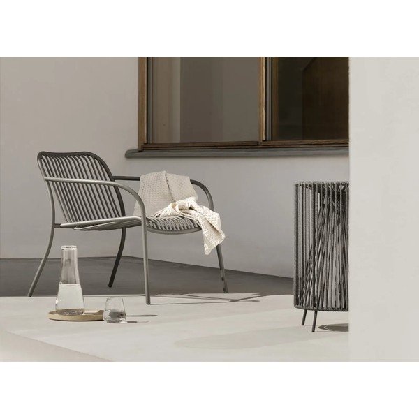 Szary metalowy fotel ogrodowy Yua Wire – Blomus-image-1
