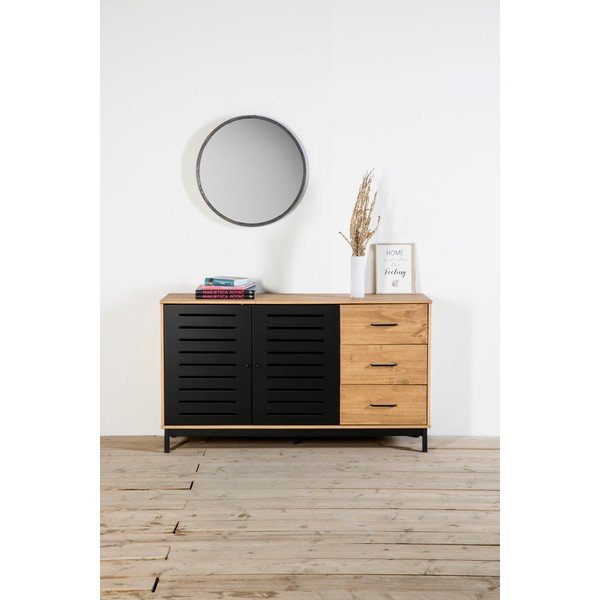 Komoda z drewnianą konstrukcją i czarnymi elementami Marckeric Alessia, szer. 141 cm-image-1