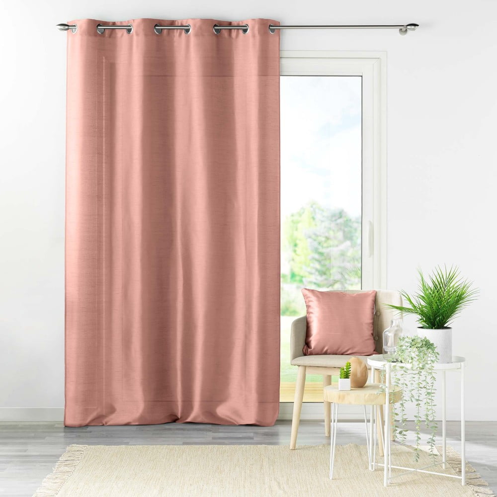 Różowa zasłona z mikrosatyny 140x240 cm Shana – douceur d'intérieur (zdjęcie 4)