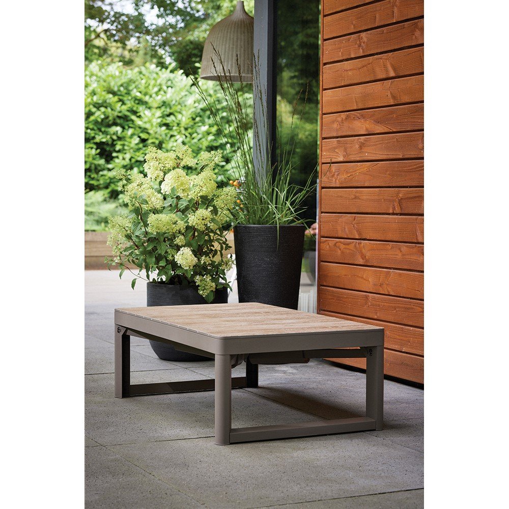 Stolik ogrodowy w dekorze orzecha 71,5x116 cm Lyon – Keter (zdjęcie 4)