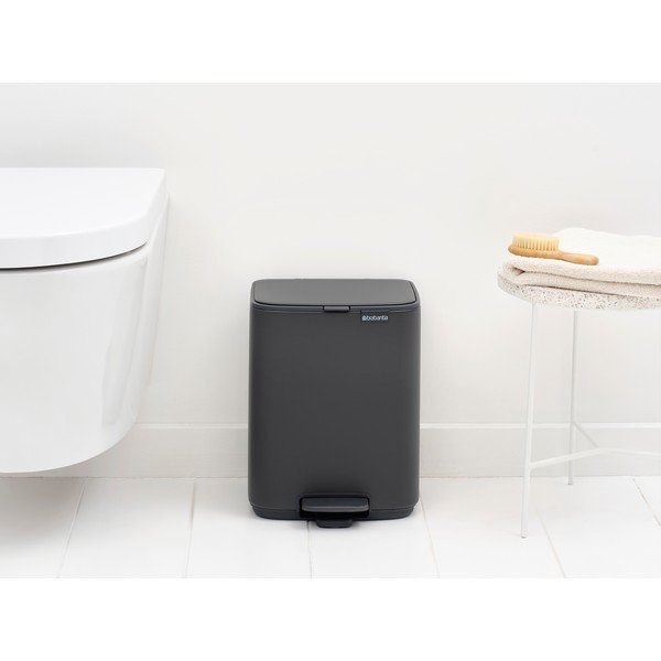 Ciemnoszary stalowy kosz na śmieci z pedałem 7 l Bo – Brabantia-image-1